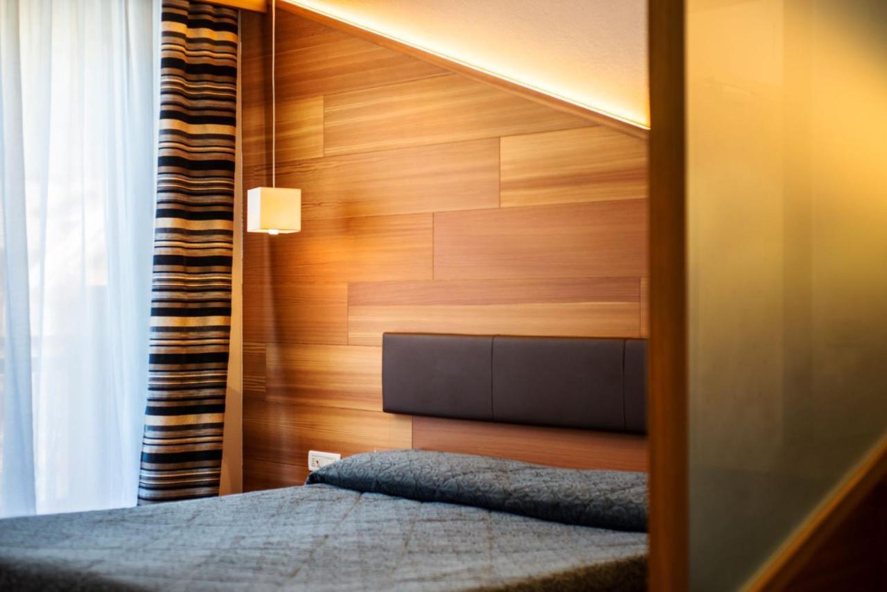Hotel Al Plan Андало Екстериор снимка