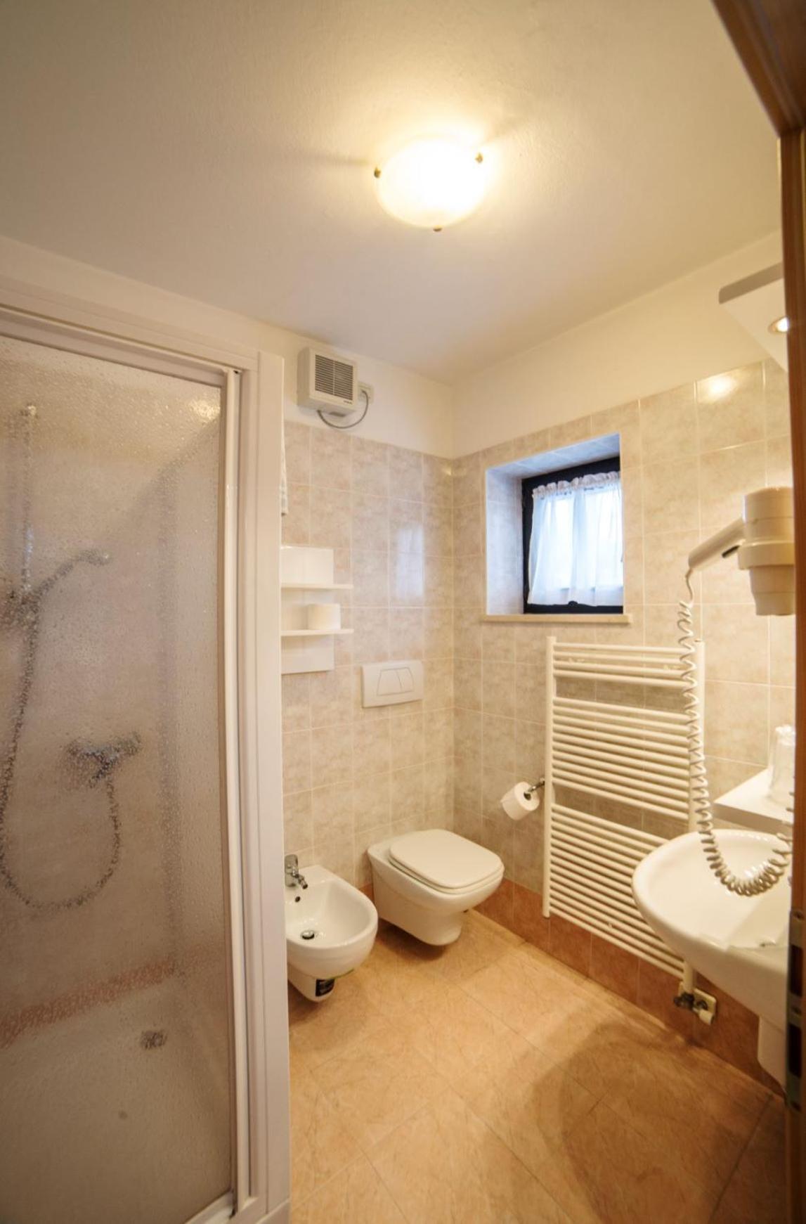 Hotel Al Plan Андало Екстериор снимка
